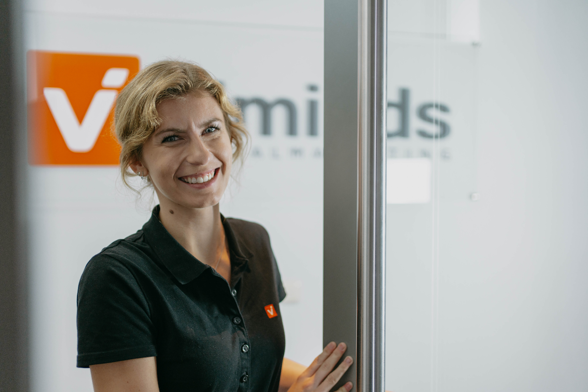 Mitarbeiterin im vitalents Büro